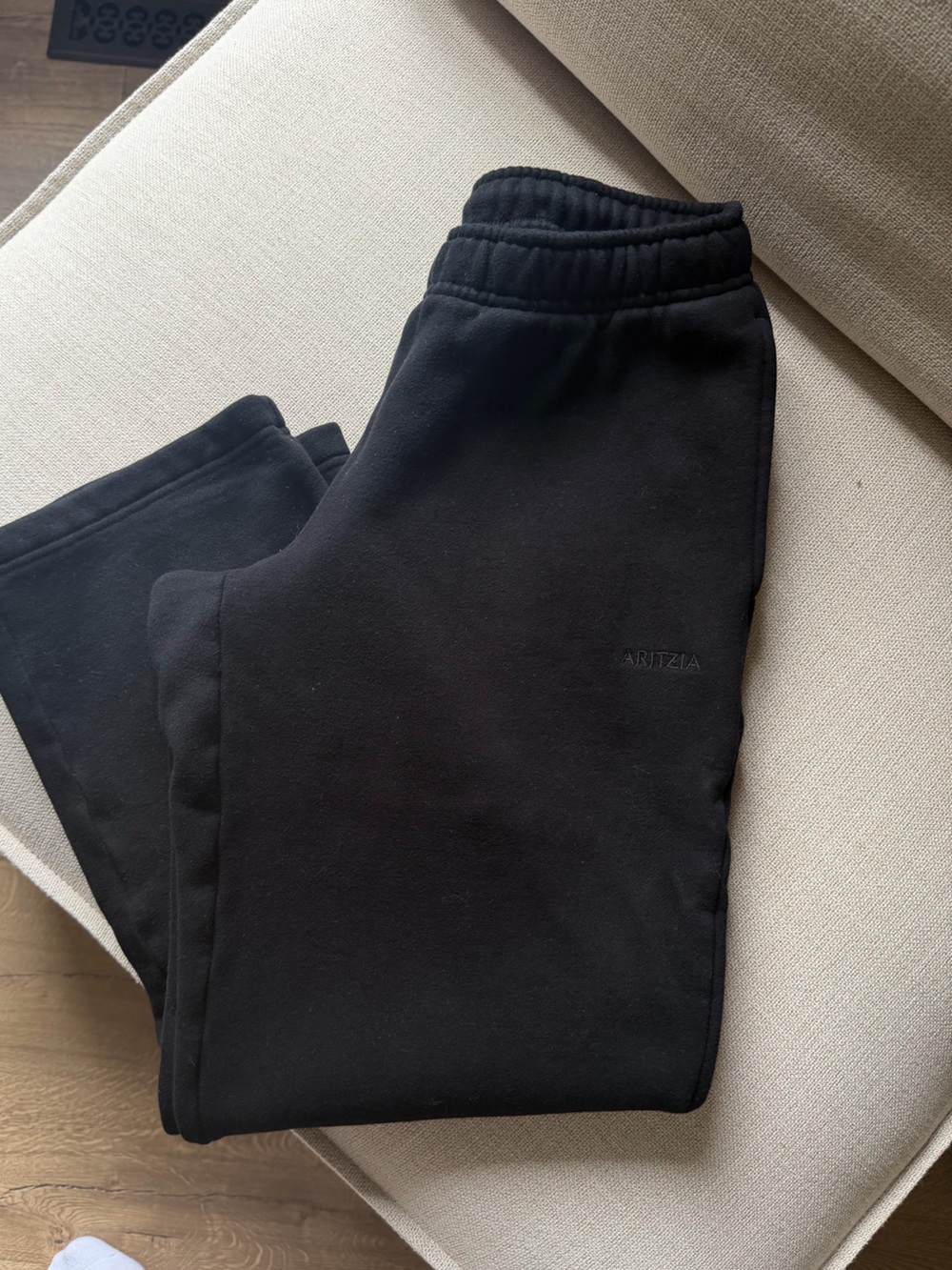 Aritzia mega fit sweat pants
